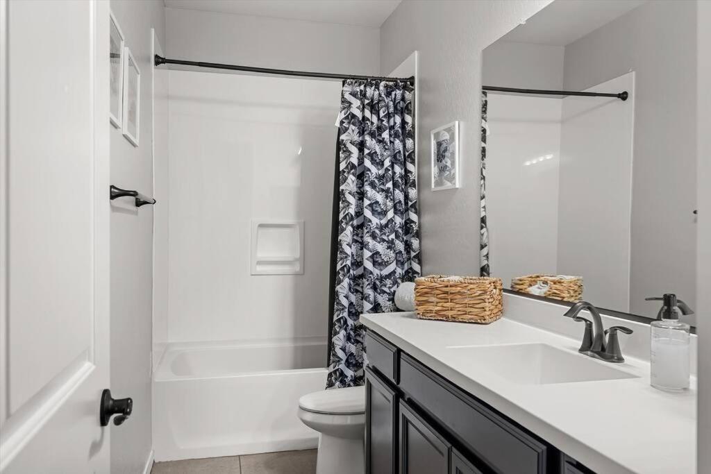 Family Vacation Home Maricopa Екстер'єр фото